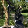 femme noires et or